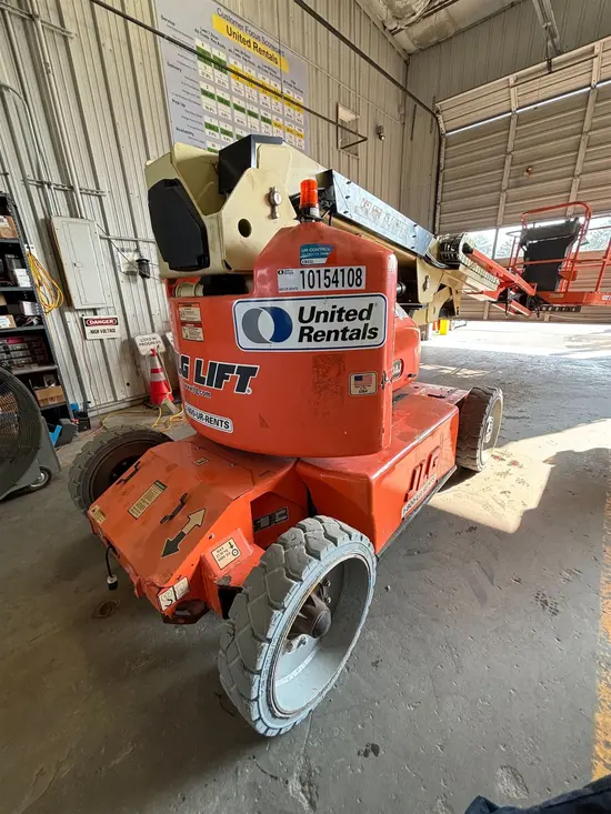 2013 JLG E450AJ Articulating Boom Lift
