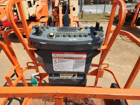 2015 JLG E400AJPN Articulating Boom Lift