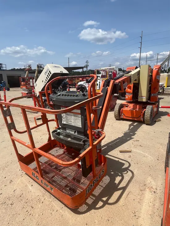 2014 JLG E300AJP Articulating Boom Lift