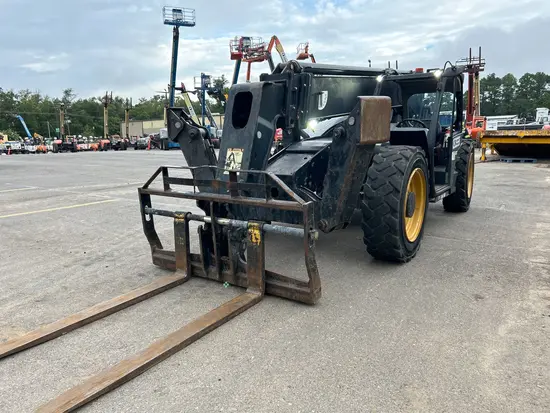 2019 JLG 1043 Forklift