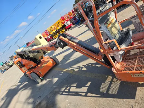2017 JLG E400AJPN Articulating Boom Lift