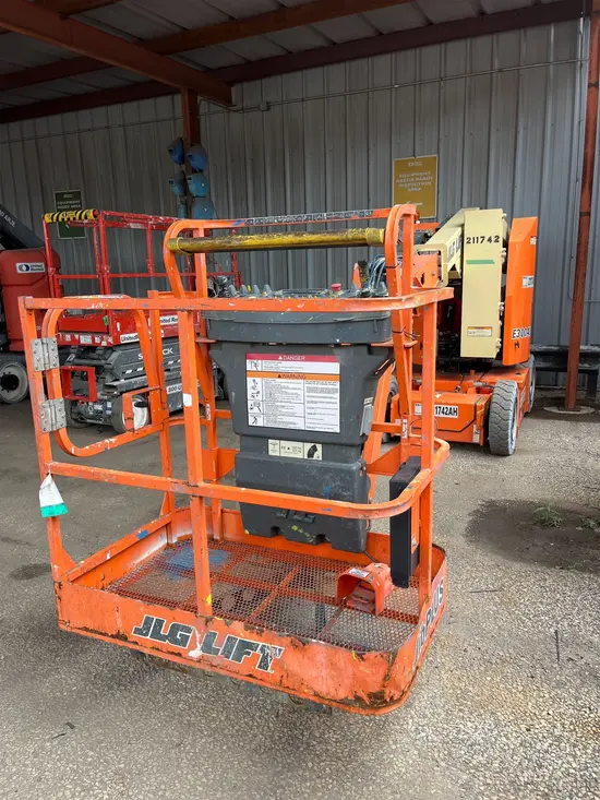 2018 JLG E300AJP Articulating Boom Lift