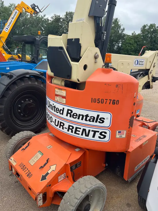 2016 JLG E400AJPN Articulating Boom Lift