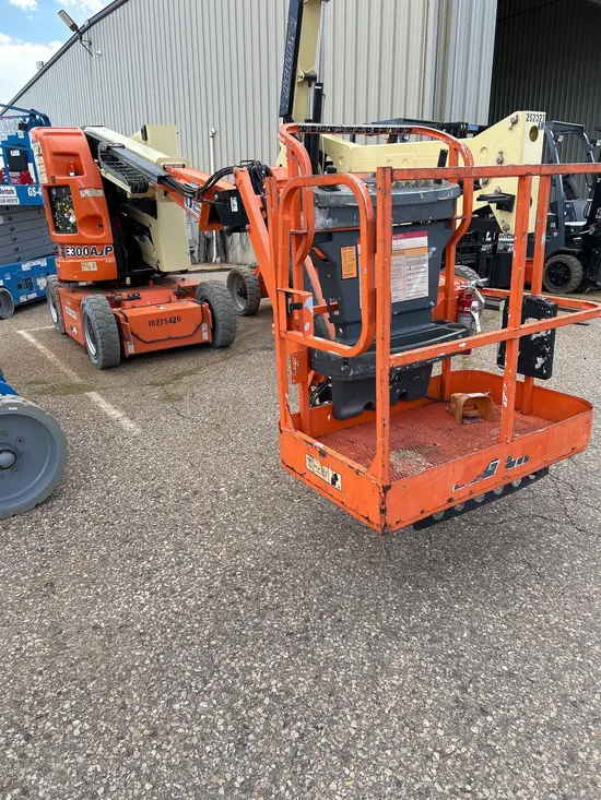 2014 JLG E300AJP Articulating Boom Lift