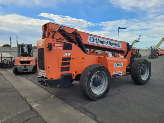 2017 SKYTRAK 8042 Forklift