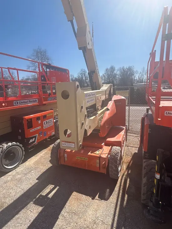 2013 JLG E400AJPN Articulating Boom Lift