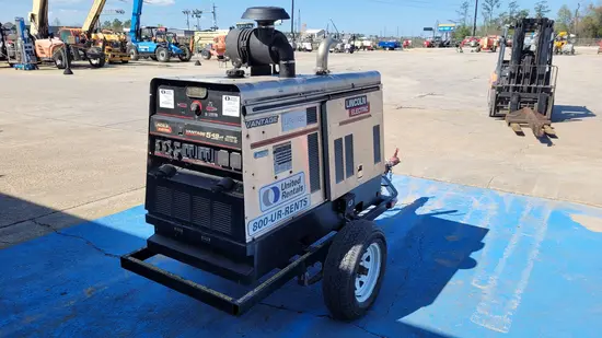 2019 Lincoln Electric VANTAGE 549 Welder