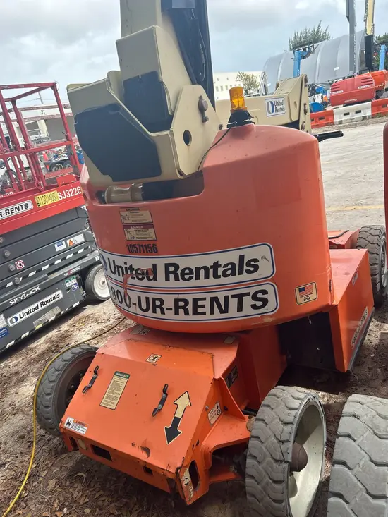 2017 JLG E400AJPN Articulating Boom Lift
