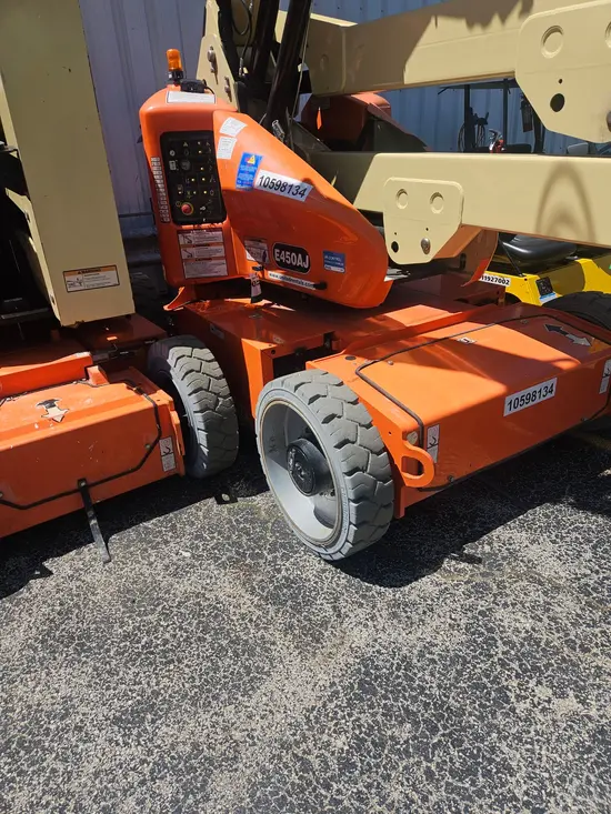 2017 JLG E450AJ Articulating Boom Lift