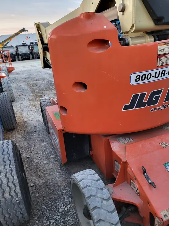 2016 JLG E400AJPN Articulating Boom Lift