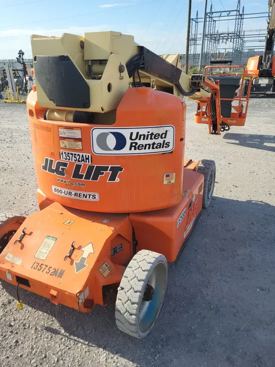 2014 JLG E400AJPN Articulating Boom Lift