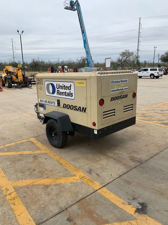 2021 Doosan P425/HP375WCUT4 Air Compressor