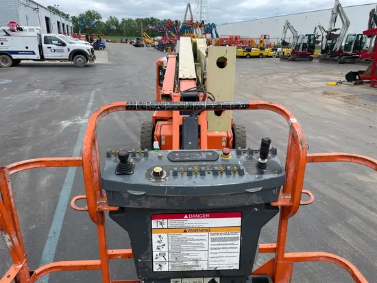 2015 JLG E450AJ Articulating Boom Lift