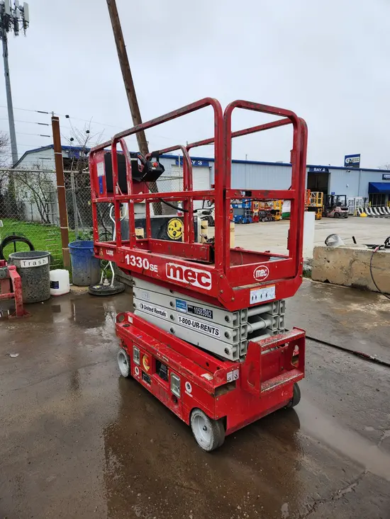2017 MEC 1330SE Scissor Lift