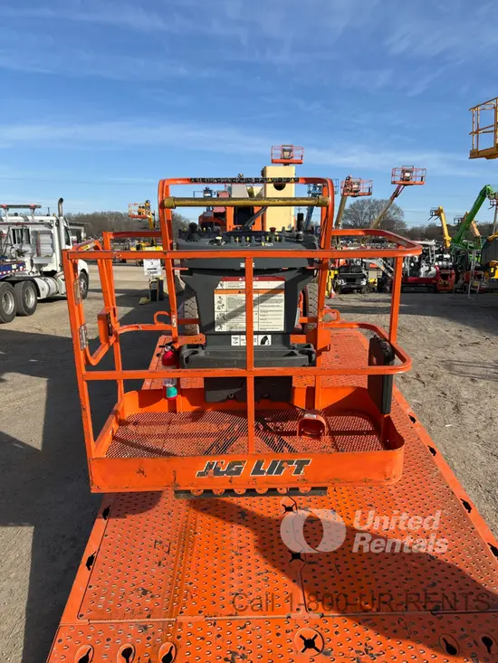 2017 JLG E450AJ Articulating Boom Lift