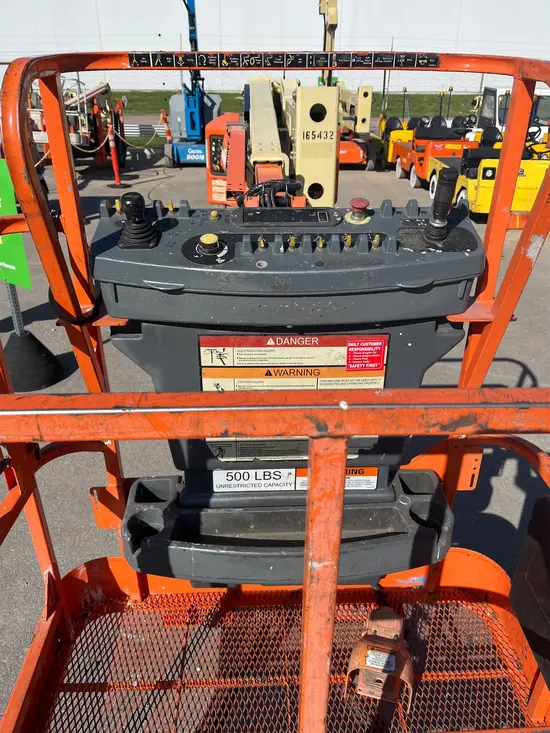 2016 JLG E400AJPN Articulating Boom Lift