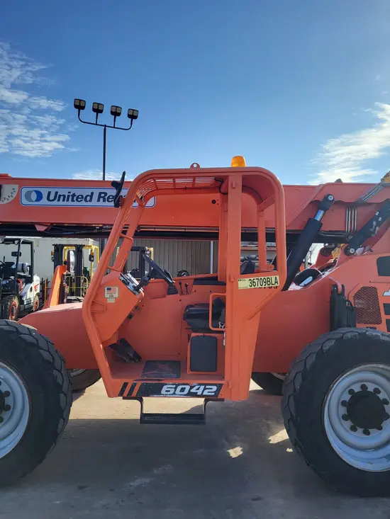 2016 SKYTRAK 6042 Forklift