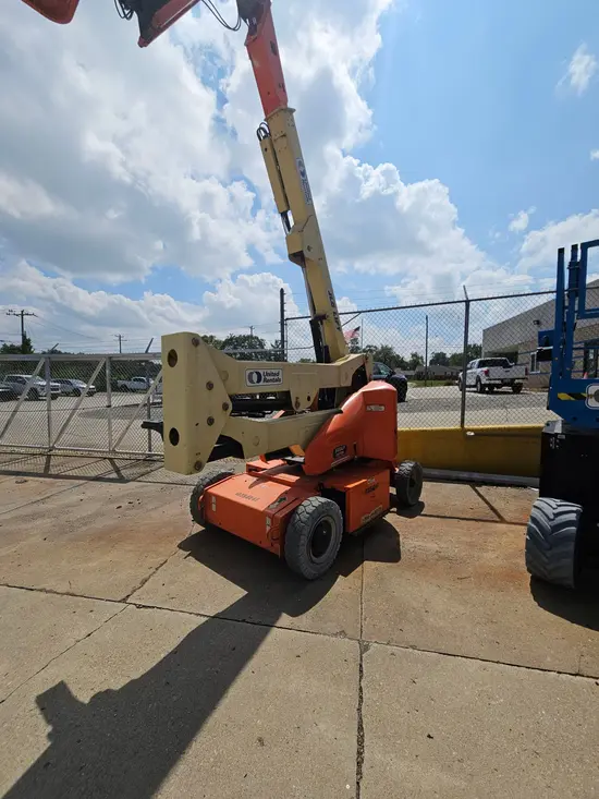 2015 JLG E400AJPN Articulating Boom Lift