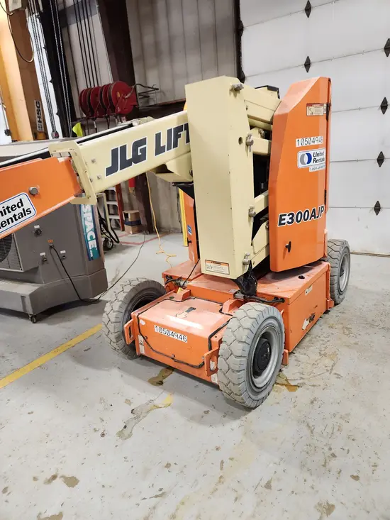 2016 JLG E300AJP Articulating Boom Lift