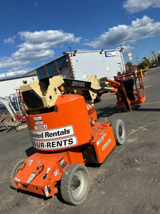 2017 JLG E400AJPN Articulating Boom Lift