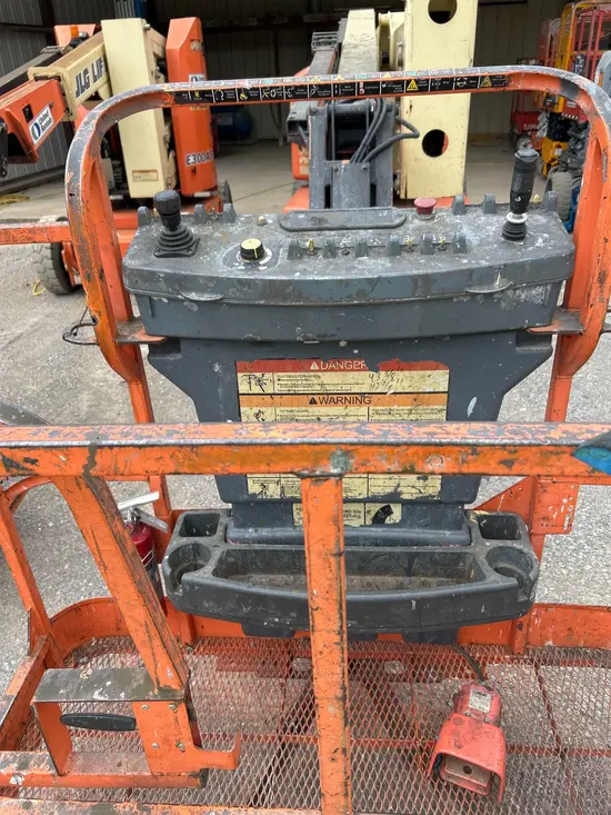 2013 JLG E450AJ Articulating Boom Lift