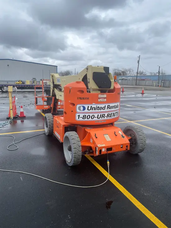 2016 JLG E450AJ Articulating Boom Lift