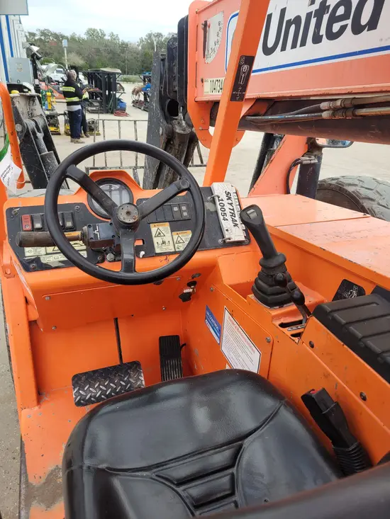 2016 SKYTRAK 10054 Forklift