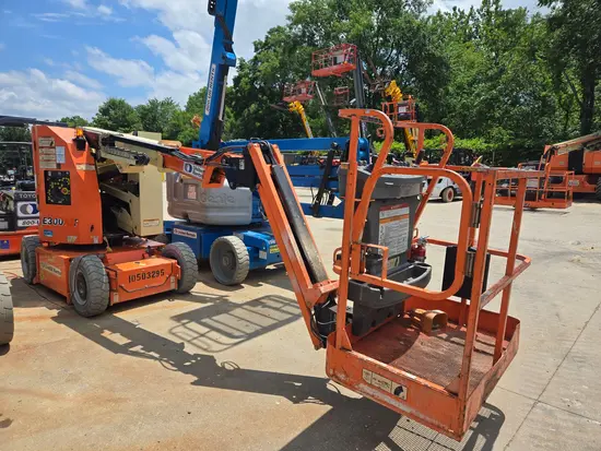 2016 JLG E300AJP Articulating Boom Lift