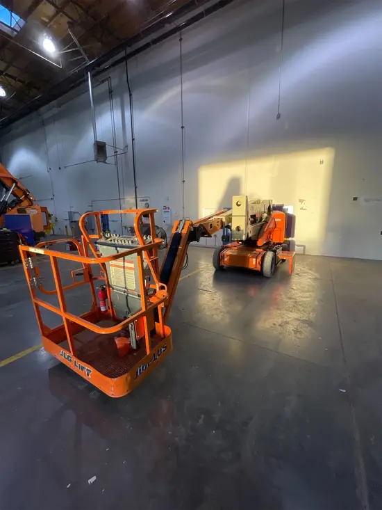 2016 JLG E400AJPN Articulating Boom Lift
