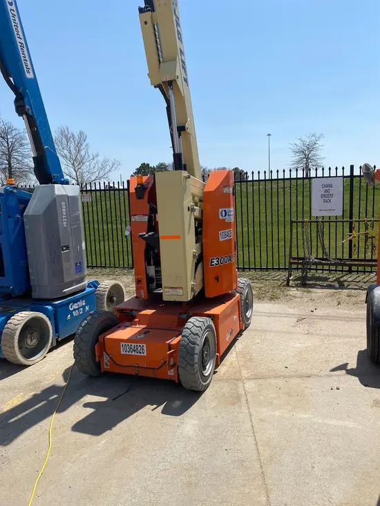 2015 JLG E300AJP Articulating Boom Lift