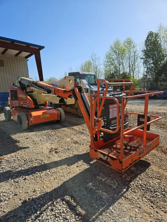 2017 JLG E450AJ Articulating Boom Lift