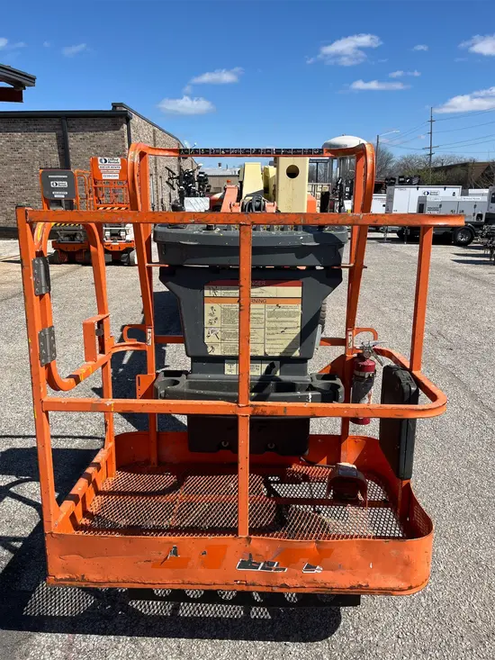2015 JLG E400AJPN Articulating Boom Lift