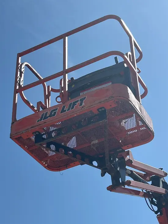 2013 JLG E400AJPN Articulating Boom Lift