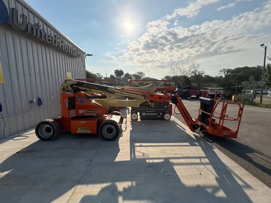2017 JLG E450AJ Articulating Boom Lift