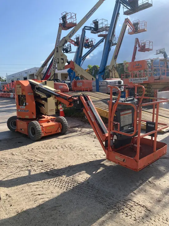 2016 JLG E300AJP Articulating Boom Lift