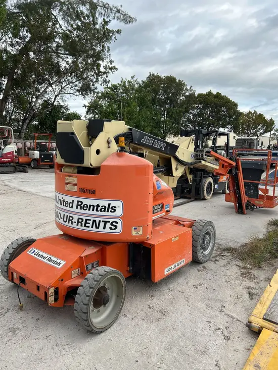 2017 JLG E400AJPN Articulating Boom Lift
