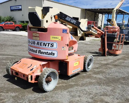 2016 JLG E400AJPN Articulating Boom Lift