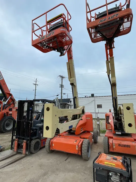2015 JLG E450AJ Articulating Boom Lift