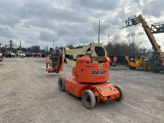 2013 JLG E400AJPN Articulating Boom Lift