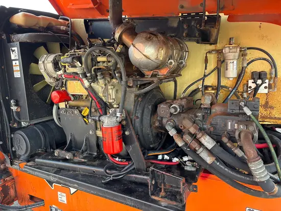 2014 JLG 800AJ Articulating Boom Lift