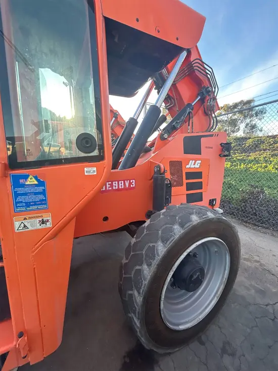 2017 SKYTRAK 8042 Forklift
