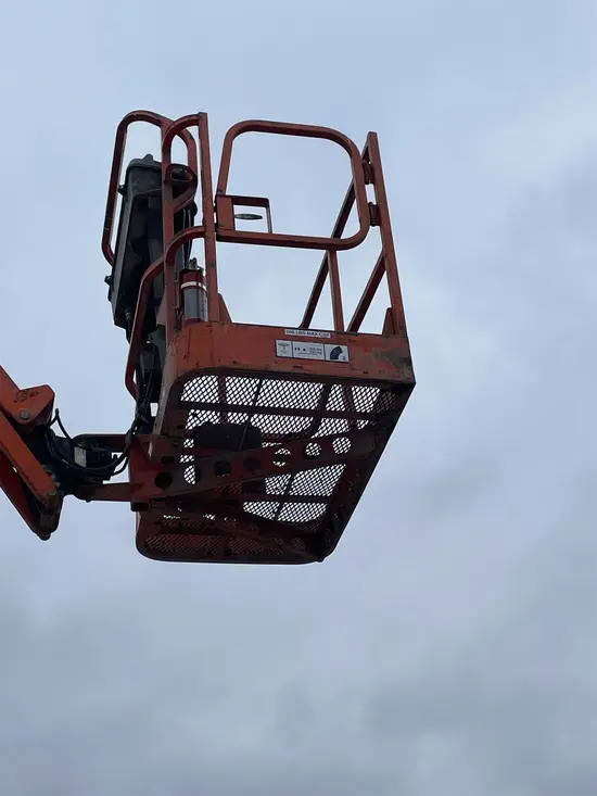 2010 JLG E400AJPN Articulating Boom Lift