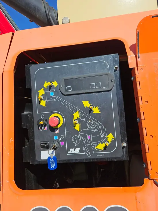 2017 JLG 800S Boom Lift