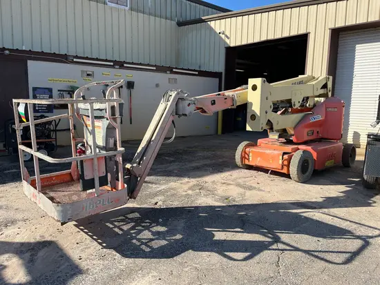 2012 JLG E400AJPN Articulating Boom Lift