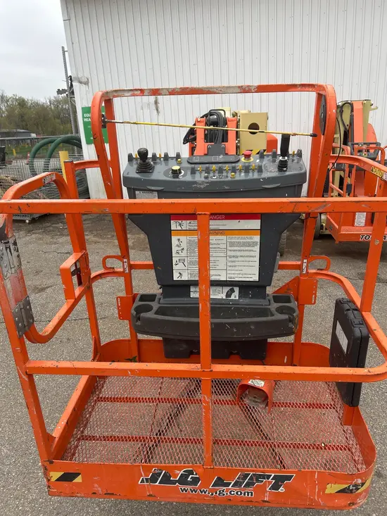 2021 JLG E400AJPN Articulating Boom Lift