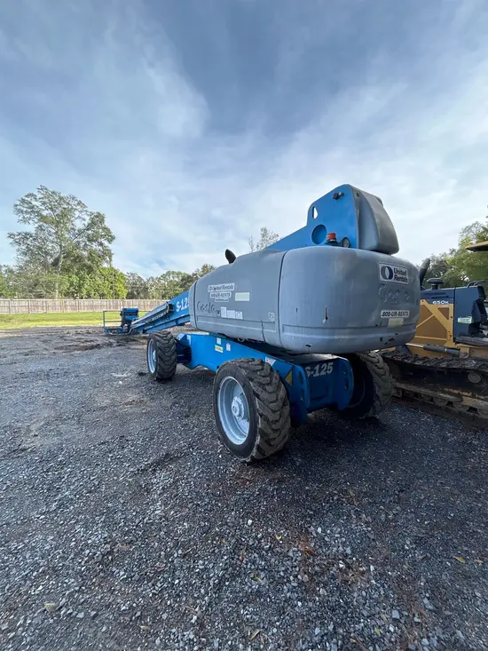 2015 Genie S-125 Boom Lift