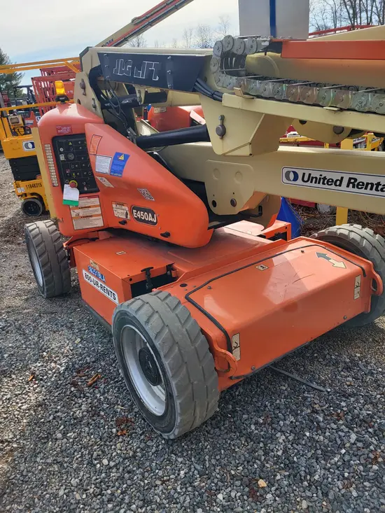 2016 JLG E450AJ Articulating Boom Lift