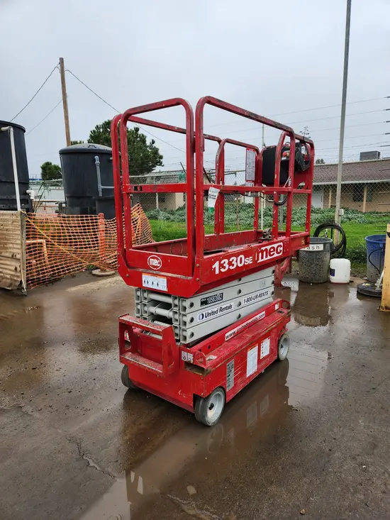 2017 MEC 1330SE Scissor Lift