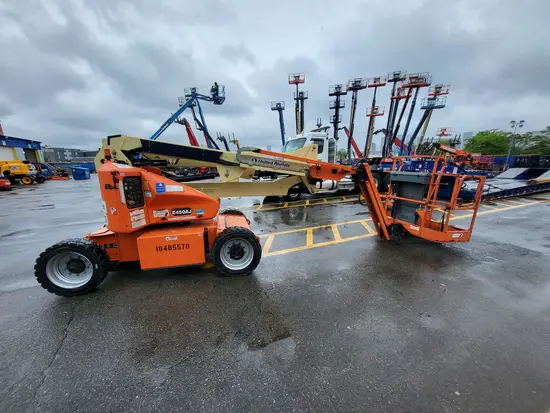 2016 JLG E450AJ Articulating Boom Lift