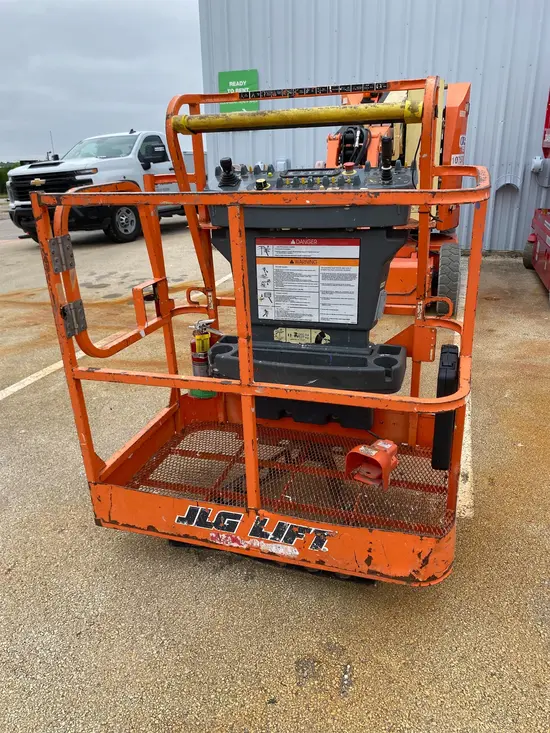 2018 JLG E300AJP Articulating Boom Lift